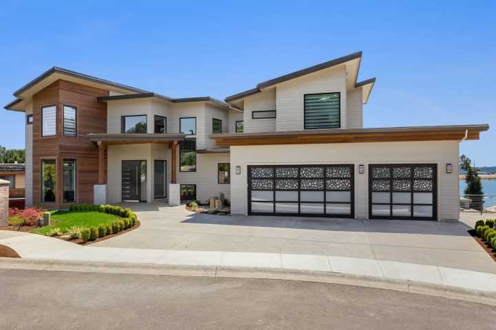 Tableaux Decorative Grilles custom outdoor décor on garage doors
